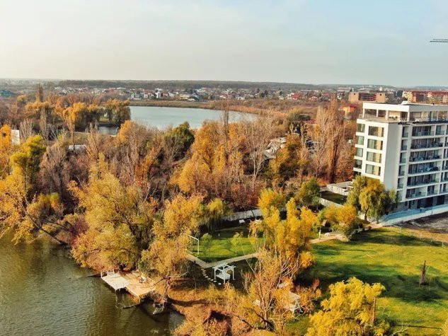 Sisesti 2 camere complet mobilat + parcare subterană Metrou 8'