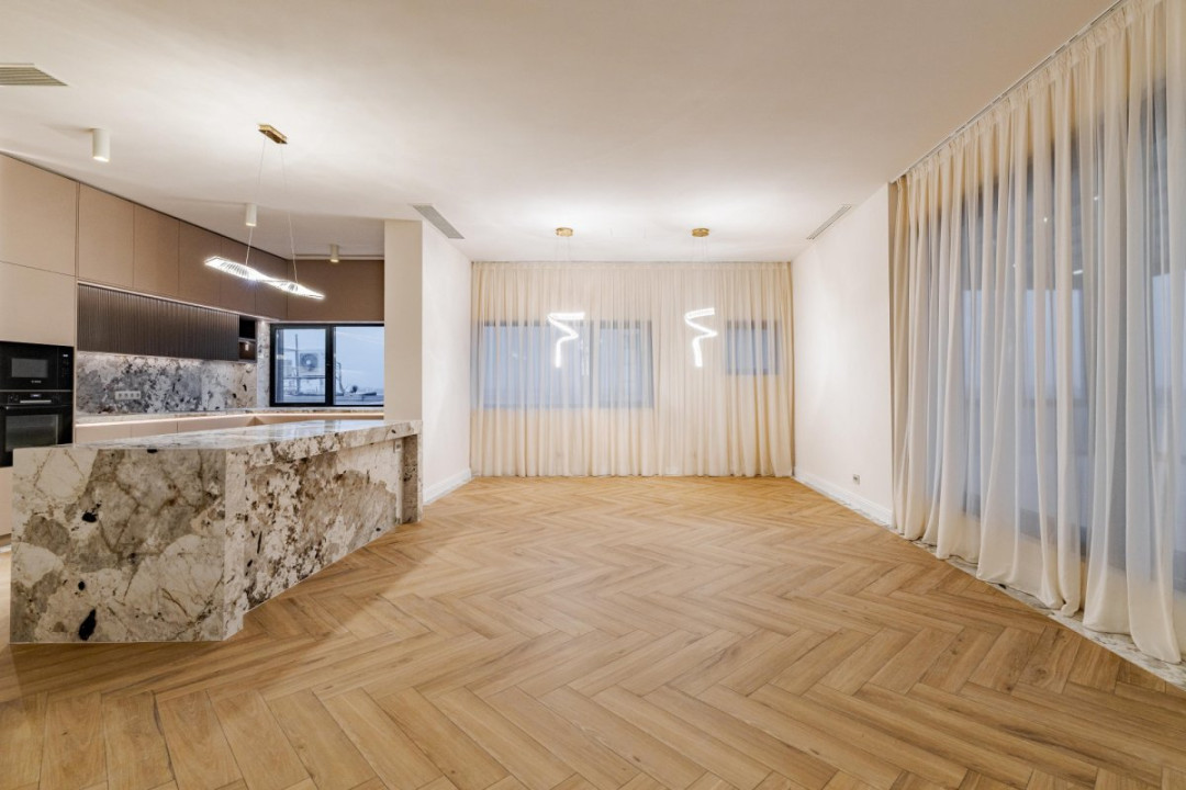 Ce priveliste! Deasupra tuturor - Penthouse Spectaculos cu Terase 210mp!