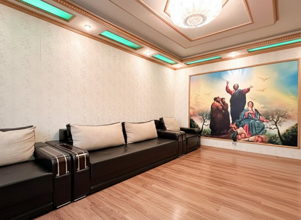 Apartamentul unde copilăria încă se poate trăi afară