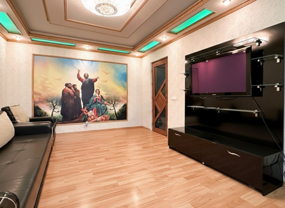 Apartamentul unde copilăria încă se poate trăi afară