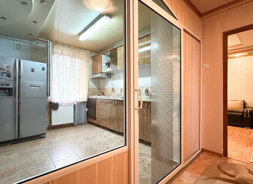 Apartamentul unde copilăria încă se poate trăi afară