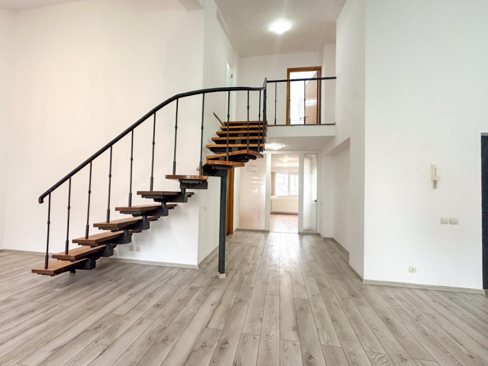 La doi pasi de Universitate - nu doar un birou ci un statut