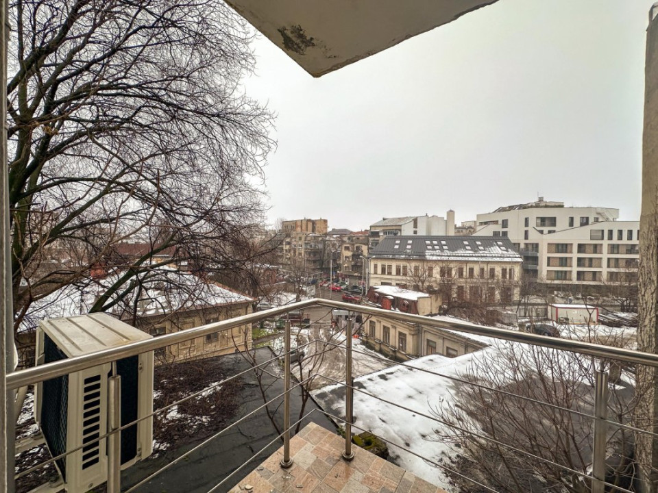 La doi pasi de Universitate - nu doar un birou ci un statut