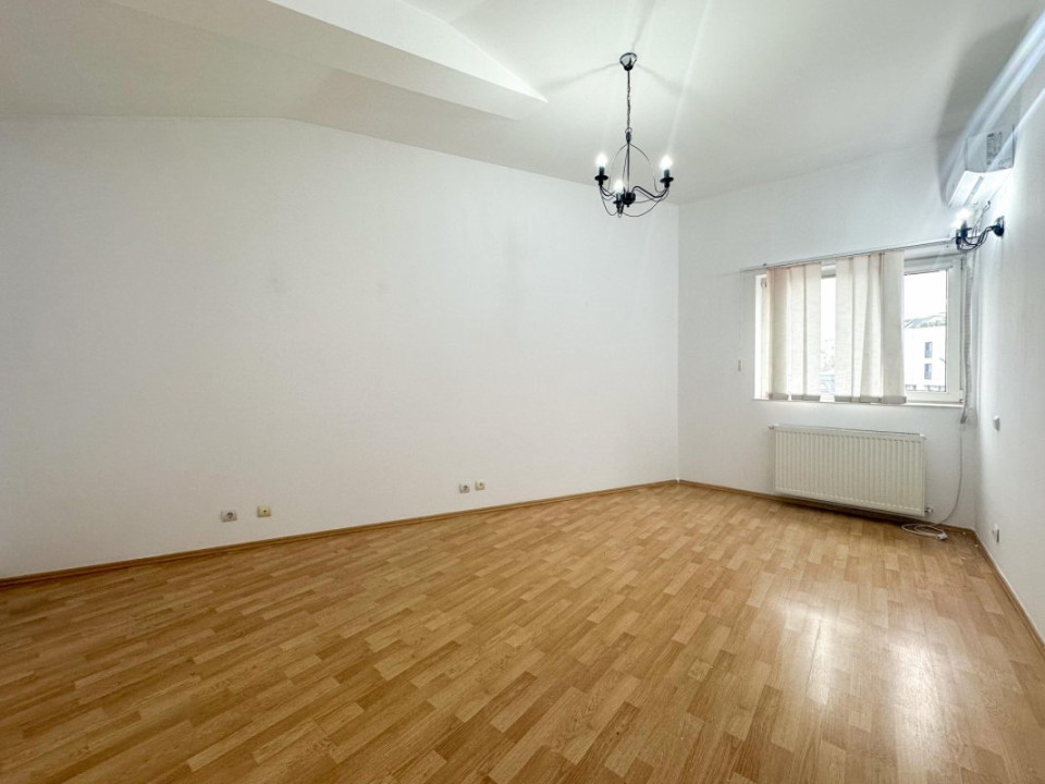 La doi pasi de Universitate - nu doar un birou ci un statut