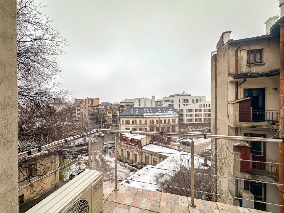 La doi pasi de Universitate - nu doar un birou ci un statut