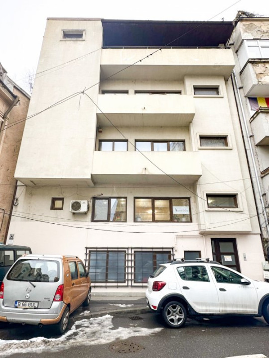 La doi pasi de Universitate - nu doar un birou ci un statut