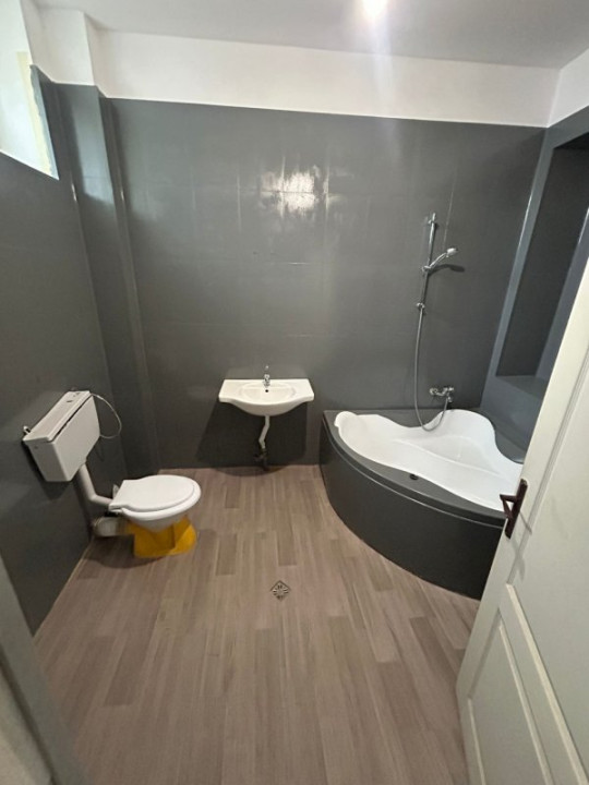 Apartament in vilă 3 camere, curte 40mp - Nerva Traian