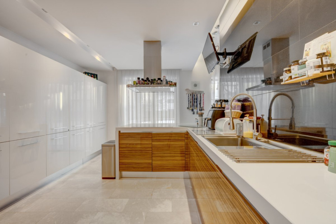 CORBEANCA - ROSE GARDEN, VILA 500 MP, LOT 1100 MP, LA CHEIE!