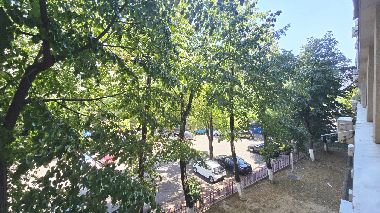 Iesi din bloc urci in metrou Dristor 2!