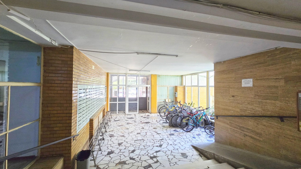 Iesi din bloc urci in metrou Dristor 2!