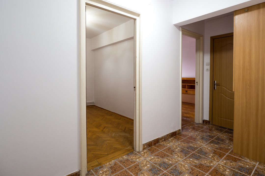 Titan, parcul IOR, Bloc H, decomandat, centrala, vedere la ,,padure,,