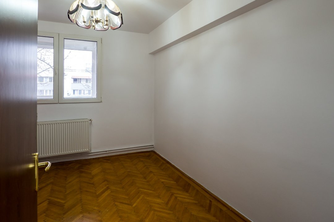 Titan, parcul IOR, Bloc H, decomandat, centrala, vedere la ,,padure,,