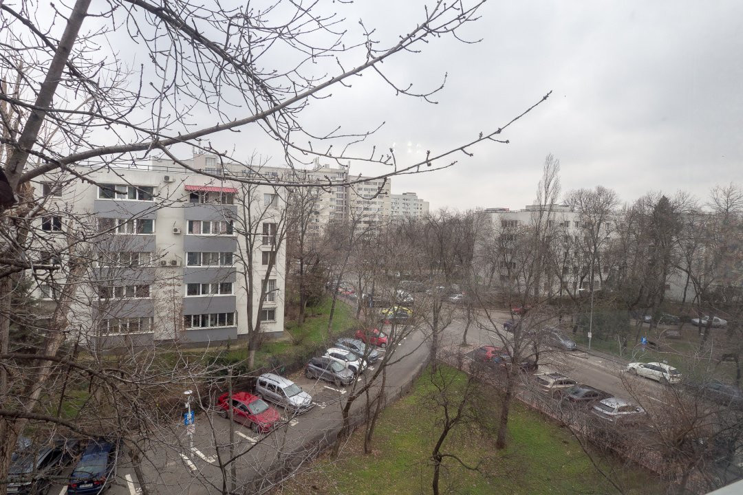 Titan, parcul IOR, Bloc H, decomandat, centrala, vedere la ,,padure,,