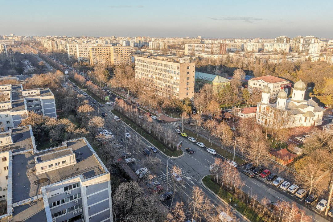 Titan, parcul IOR, Bloc H, decomandat, centrala, vedere la ,,padure,,