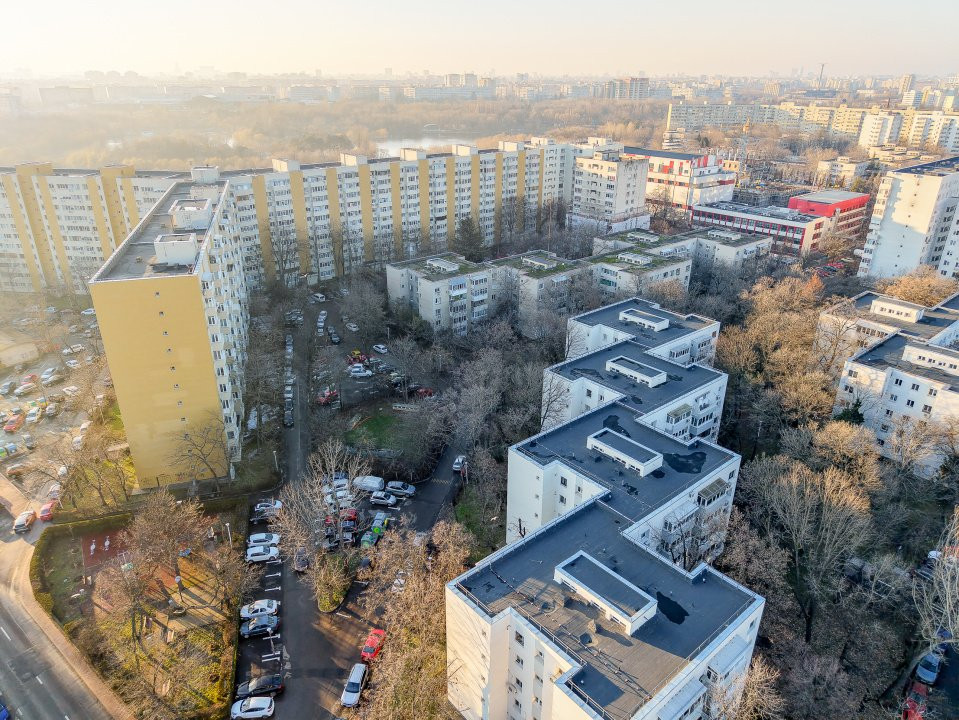 Titan, parcul IOR, Bloc H, decomandat, centrala, vedere la ,,padure,,