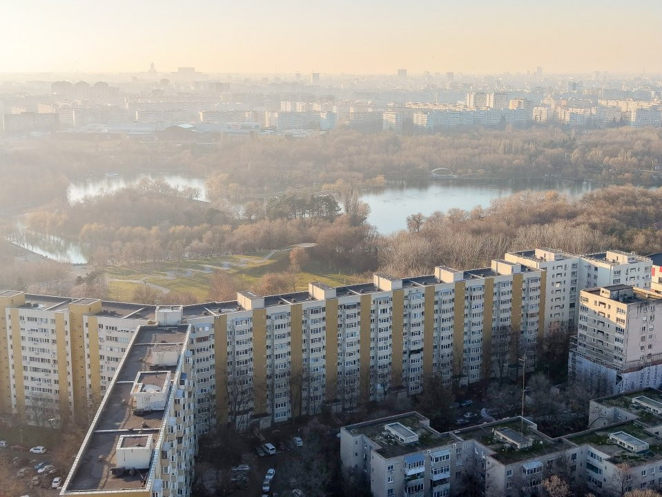 Titan, parcul IOR, Bloc H, decomandat, centrala, vedere la ,,padure,,