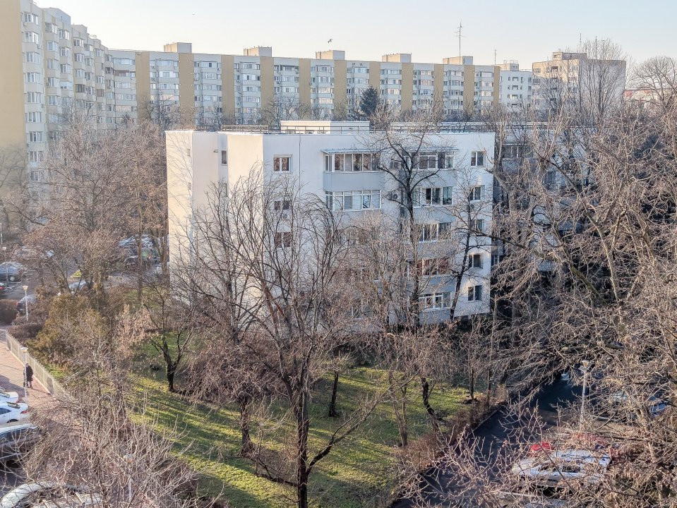 Titan, parcul IOR, Bloc H, decomandat, centrala, vedere la ,,padure,,