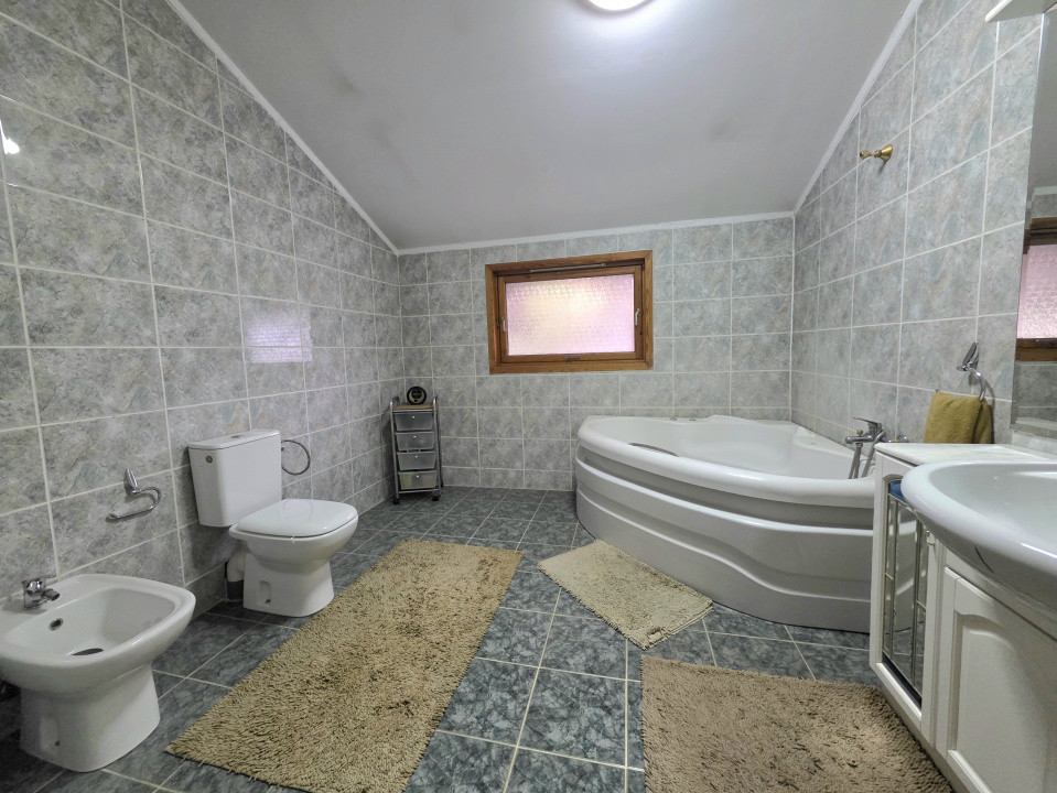 Vilă deosebită de vânzare în Otopeni langa ''Ana Aslan'' - arhitectura germana