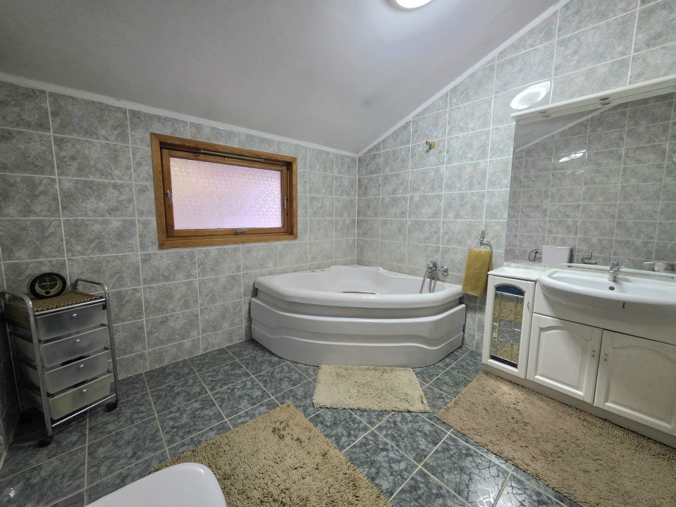 Vilă deosebită de vânzare în Otopeni langa ''Ana Aslan'' - arhitectura germana