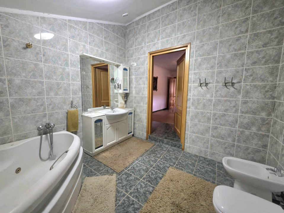 Vilă deosebită de vânzare în Otopeni langa ''Ana Aslan'' - arhitectura germana