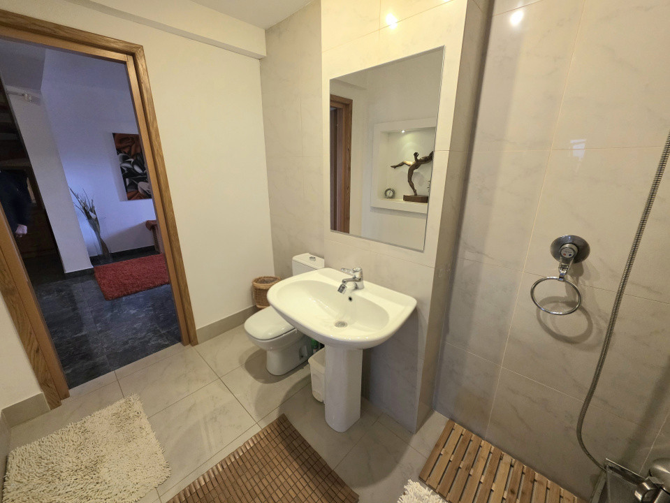 Vilă deosebită de vânzare în Otopeni langa ''Ana Aslan'' - arhitectura germana