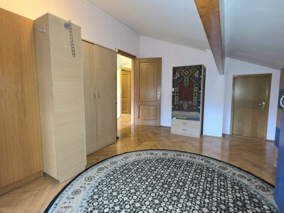 Vilă deosebită de vânzare în Otopeni langa ''Ana Aslan'' - arhitectura germana