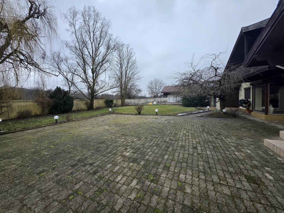 Vilă deosebită de vânzare în Otopeni langa ''Ana Aslan'' - arhitectura germana