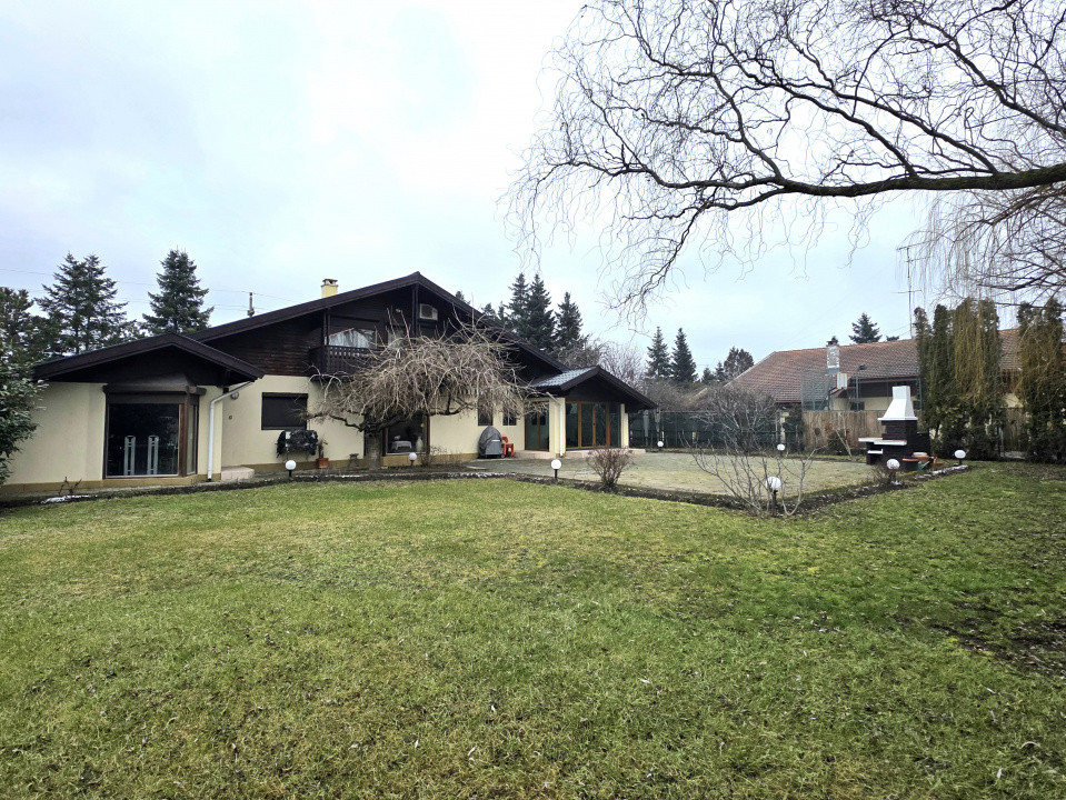 Vilă deosebită de vânzare în Otopeni langa ''Ana Aslan'' - arhitectura germana