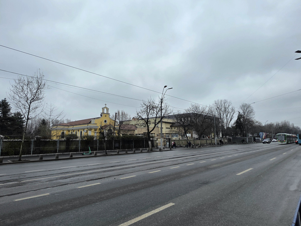 De vanzare 2 camere langa Oraselul Copiilor(la Brancoveanu)