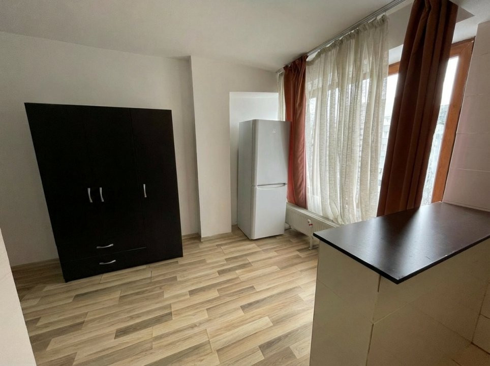 Auchan-Vitan Garsoniera 30 mp,mobilata si utilata,etaj 8