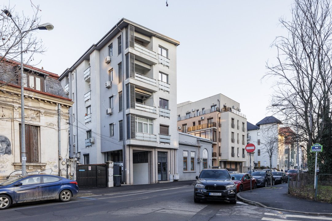 De vânzare apartament tip DUPLEX strada Polonă imobil nou-garaj-boxă