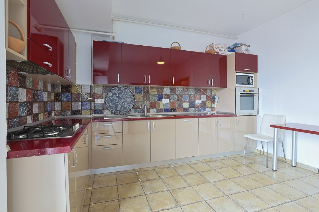 De vânzare apartament tip DUPLEX strada Polonă imobil nou-garaj-boxă