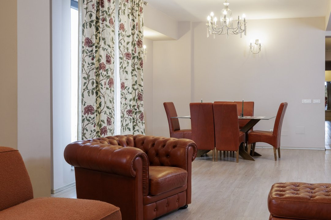 De vânzare apartament tip DUPLEX strada Polonă imobil nou-garaj-boxă