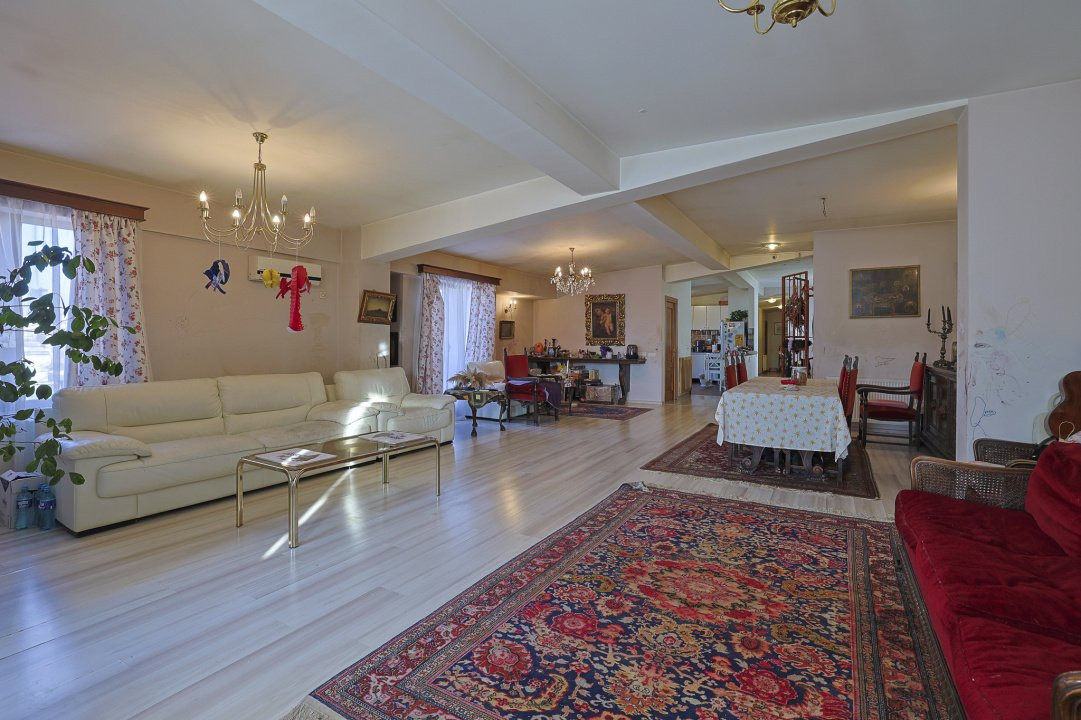 De vânzare apartament tip DUPLEX strada Polonă imobil nou-garaj-boxă