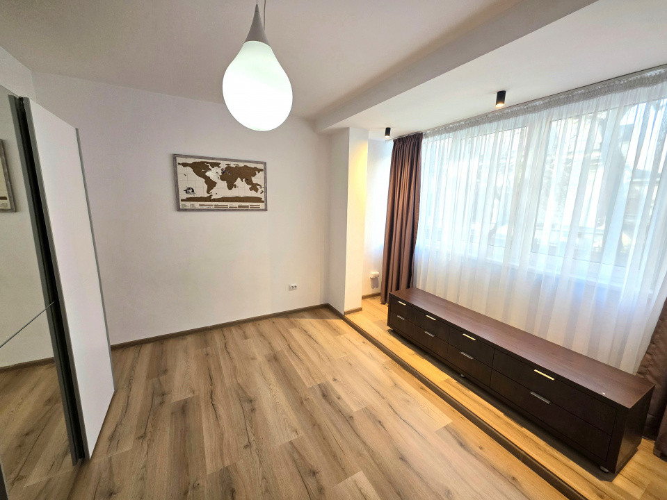 De vanzare 3 camere la Sala Palatului, gata de mutat, fara risc seismic