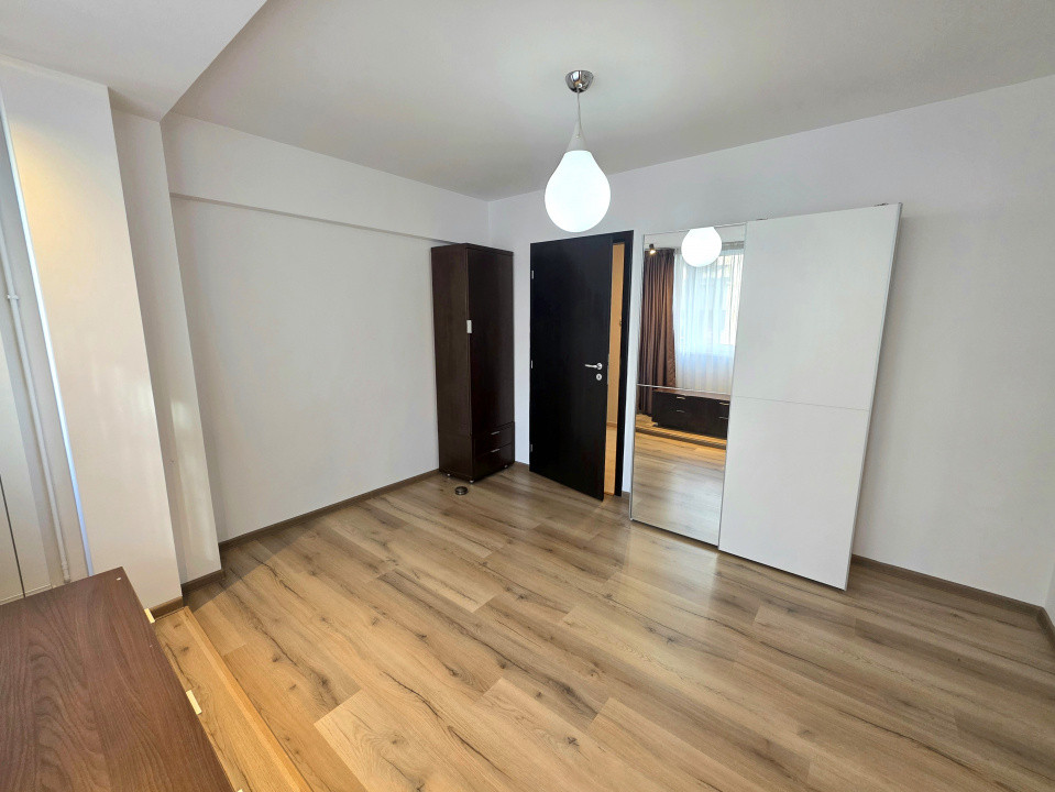 De vanzare 3 camere la Sala Palatului, gata de mutat, fara risc seismic