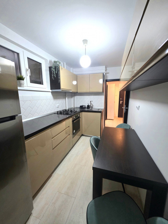 De vanzare 3 camere la Sala Palatului, gata de mutat, fara risc seismic