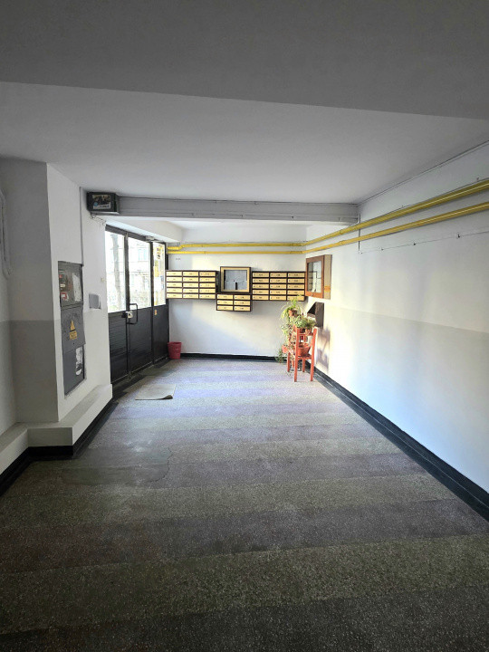 De vanzare 3 camere la Sala Palatului, gata de mutat, fara risc seismic