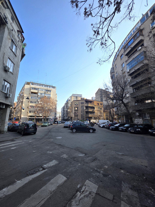 De vanzare 3 camere la Sala Palatului, gata de mutat, fara risc seismic