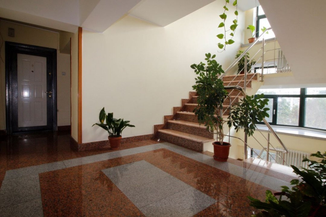 Piata Unirii - Fantani - 4 camere, decomandat, 98 mp,