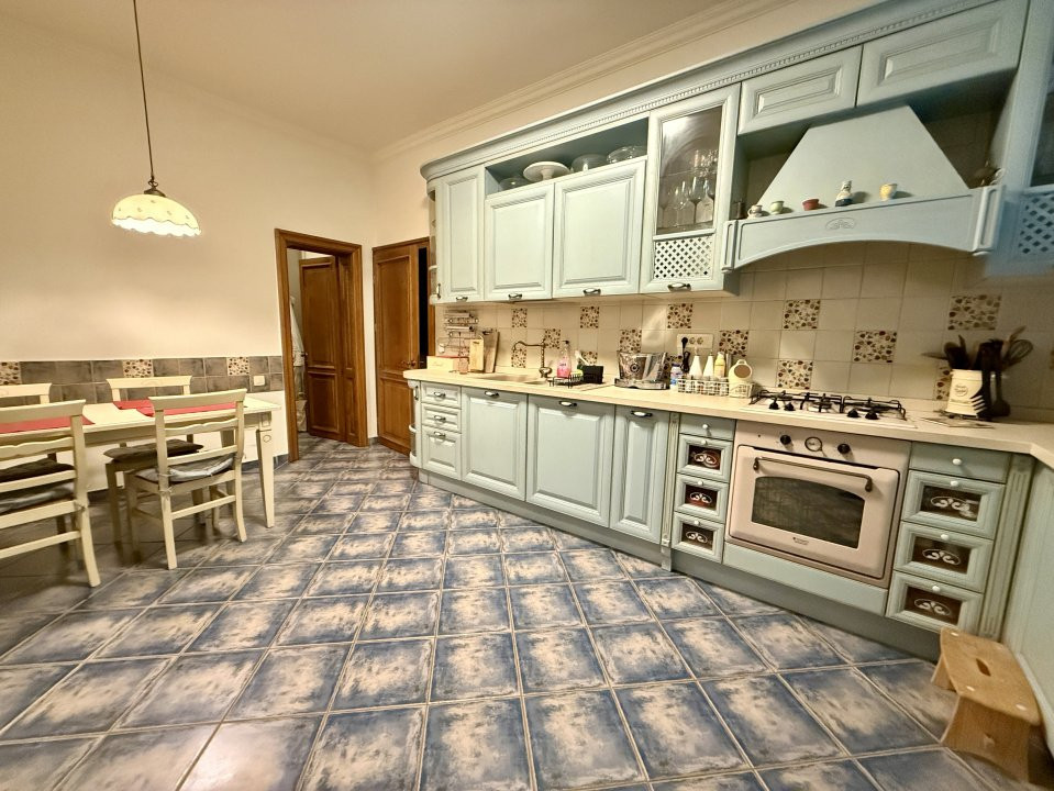 Vilă ultracentrală cu piscină interioară, saună și cramă | Unirii