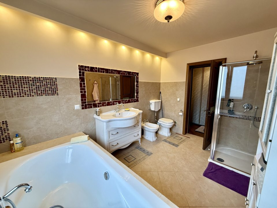 Vilă ultracentrală cu piscină interioară, saună și cramă | Unirii