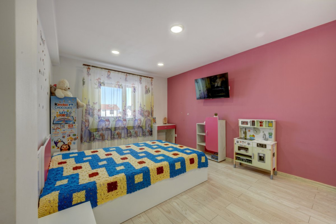 COMUNA BERCENI – TOAMNEI, CASA 5 CAMERE, 112 MP UTILI + POD 40 MP, LOT 320 MP!