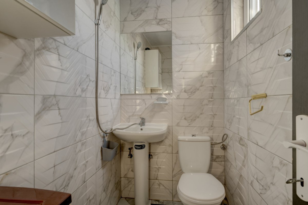 COMUNA BERCENI – TOAMNEI, CASA 5 CAMERE, 112 MP UTILI + POD 40 MP, LOT 320 MP!