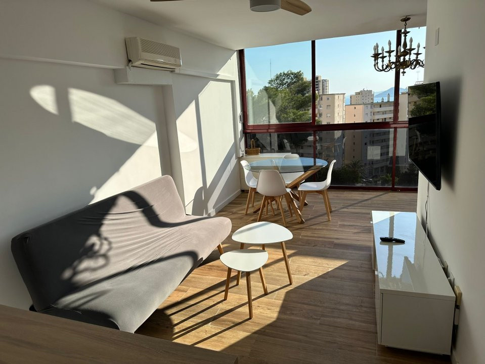 Apartament la doar 500 m de Plaja Levante, cu Licență Turistică Activă