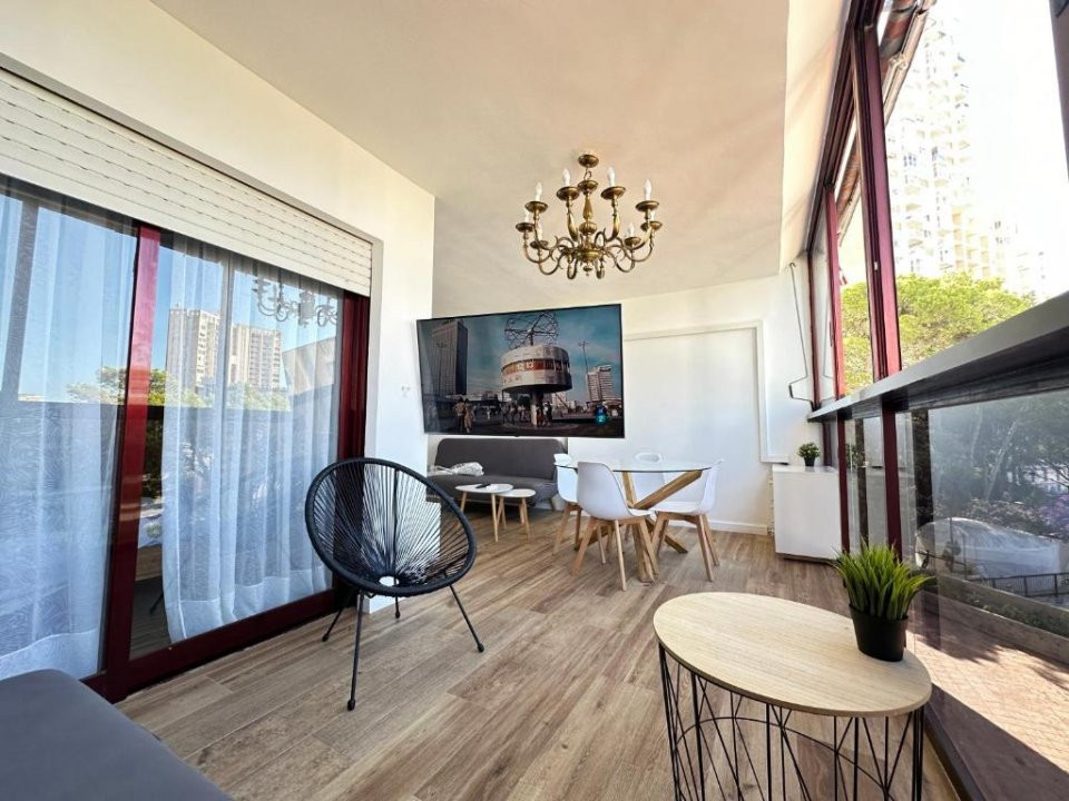 Apartament la doar 500 m de Plaja Levante, cu Licență Turistică Activă