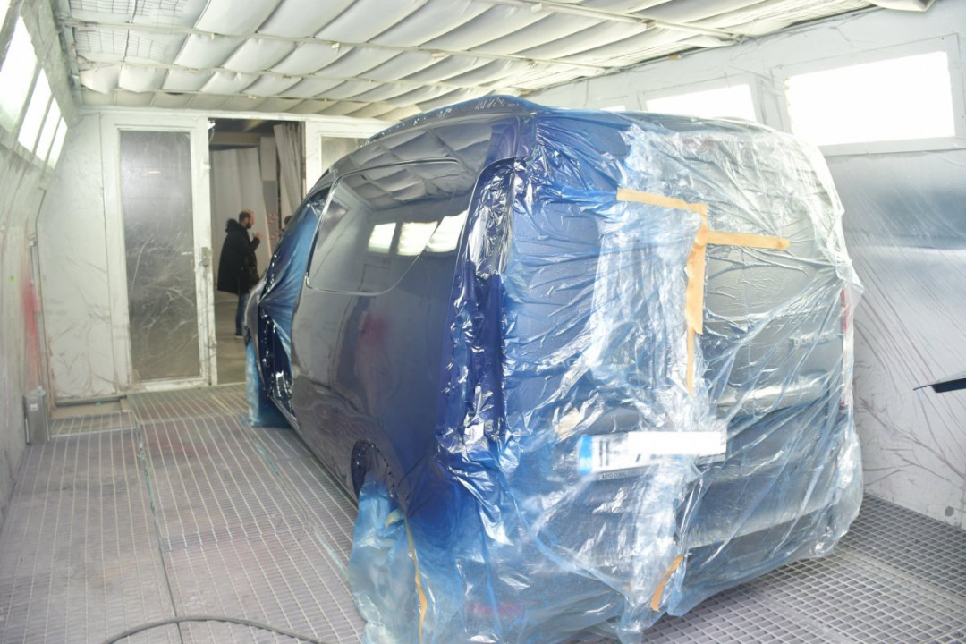 Service auto 550 mp, 1000mp parcare, mecanica, tinichigerie, vopsitorie