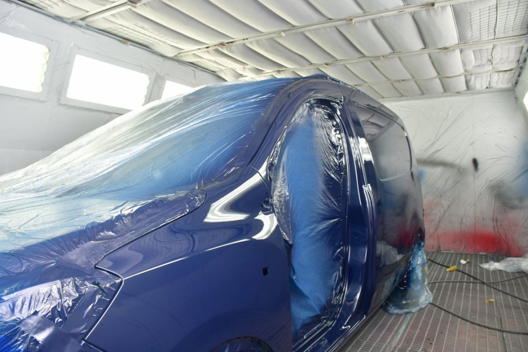 Service auto 550 mp, 1000mp parcare, mecanica, tinichigerie, vopsitorie