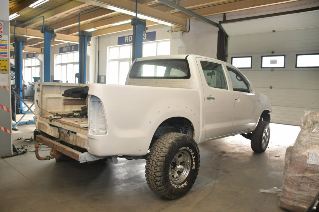 Service auto 550 mp, 1000mp parcare, mecanica, tinichigerie, vopsitorie