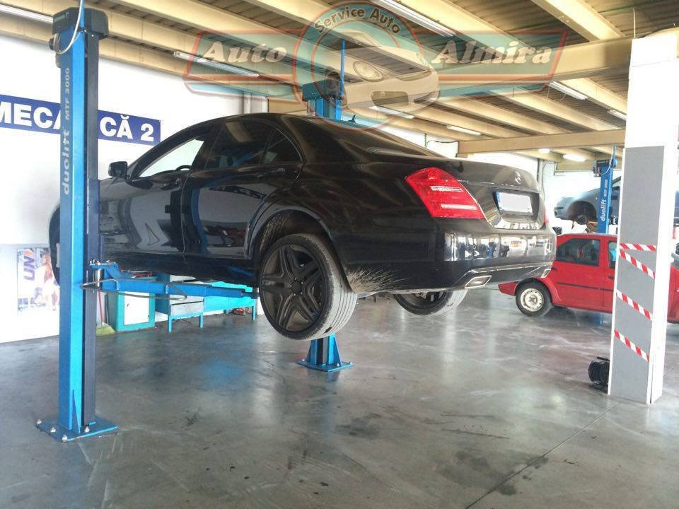 Service auto 550 mp, 1000mp parcare, mecanica, tinichigerie, vopsitorie